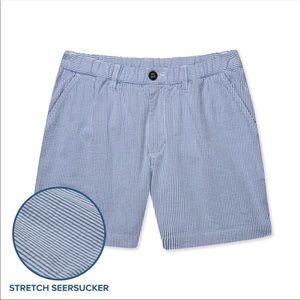 Chubbies 5.5” inseam Seersucker Stretch shorts (white / blue). medium.